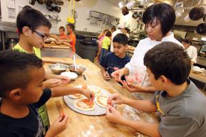Kid's College, cooking class